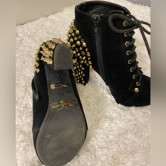 Qupid Luxe studded platform boots! - Picture 6 of 9